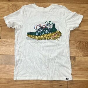 adidas White Graphic Short Sleeve Tee large